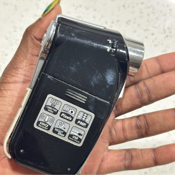 AIPTECH mini handheld camcorder - Picture 3 of 5